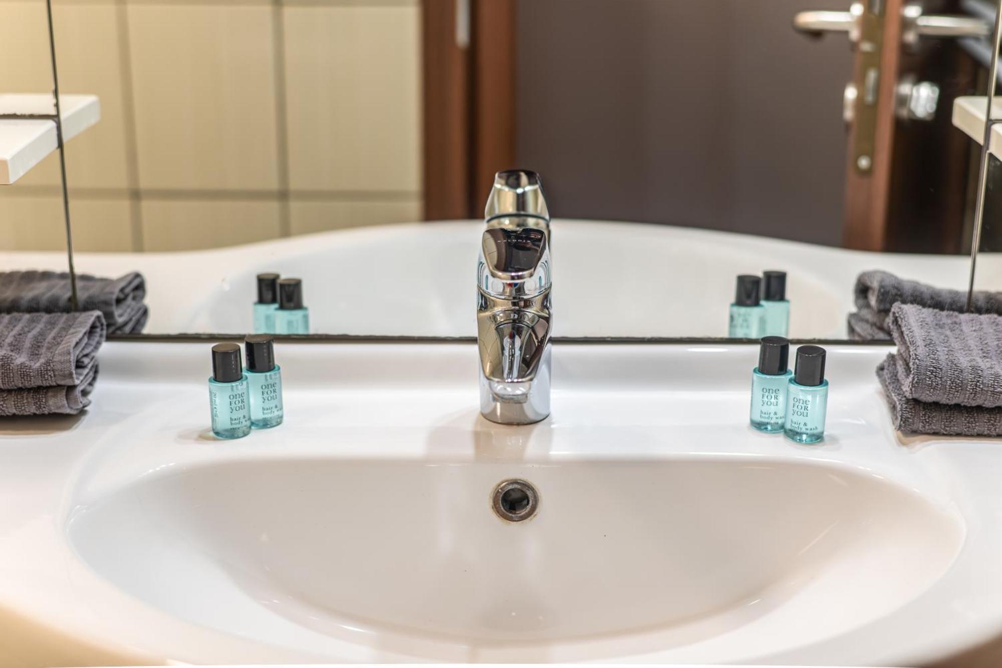 בודפשט Oktogon Four Residence מראה חיצוני תמונה